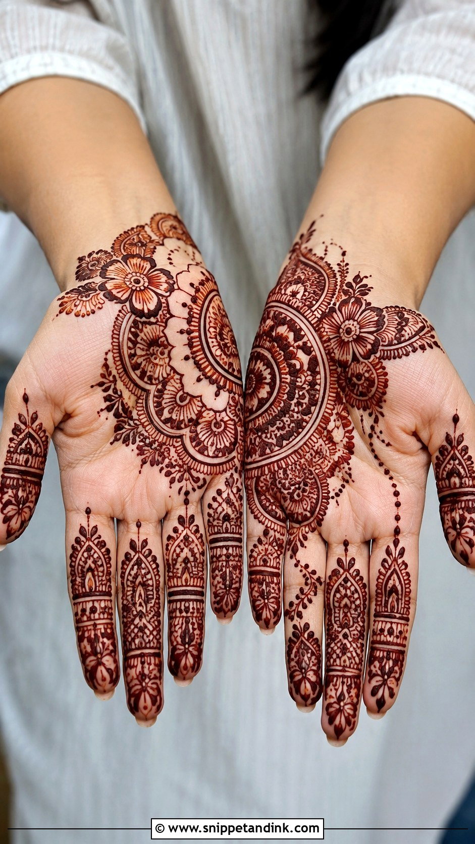 Unique Palm Mehndi Design - Snippet and Ink - 35 Only Palm Mehndi Design Ideas