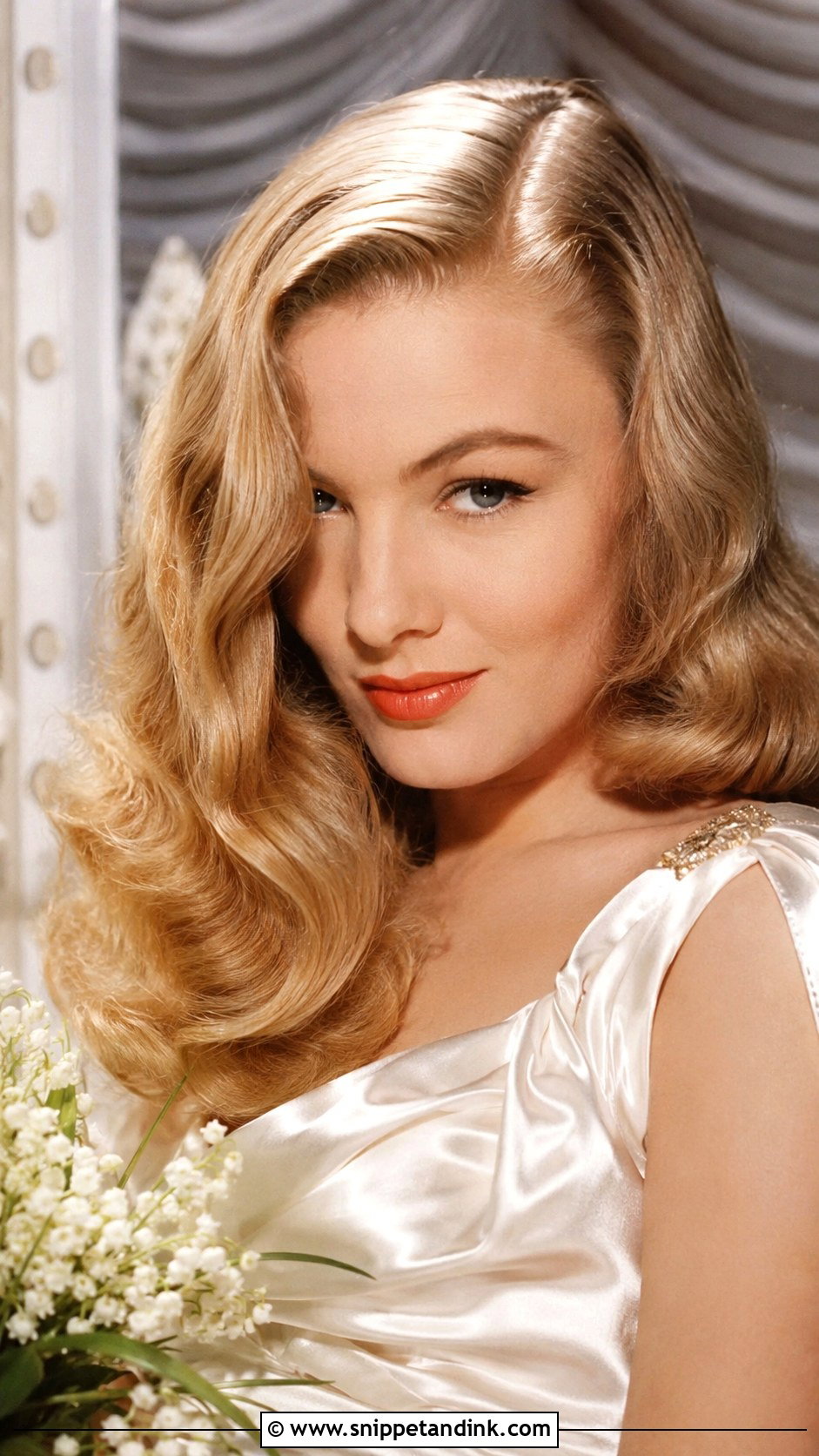 Veronica Lake Peekaboo Waves - Snippet and Ink - 25 Old Hollywood Wedding Hair Ideas