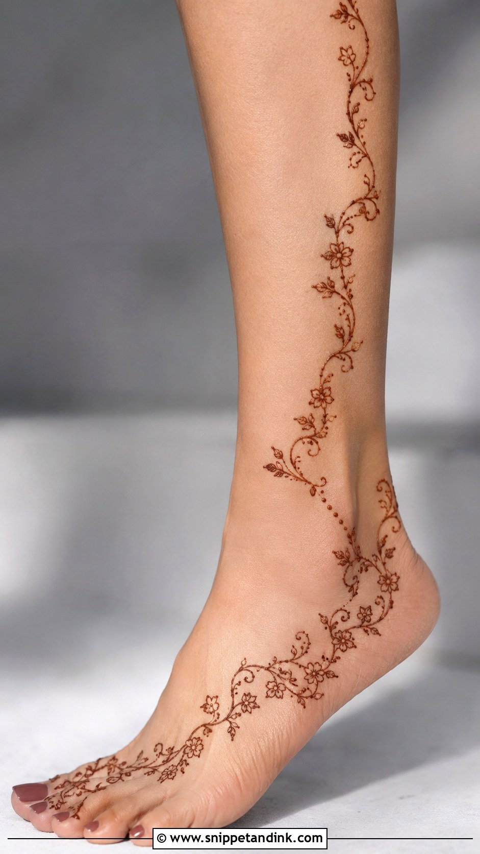 Vine Leg Mehndi Design - Snippet and Ink - 35 Leg Mehndi Design Ideas