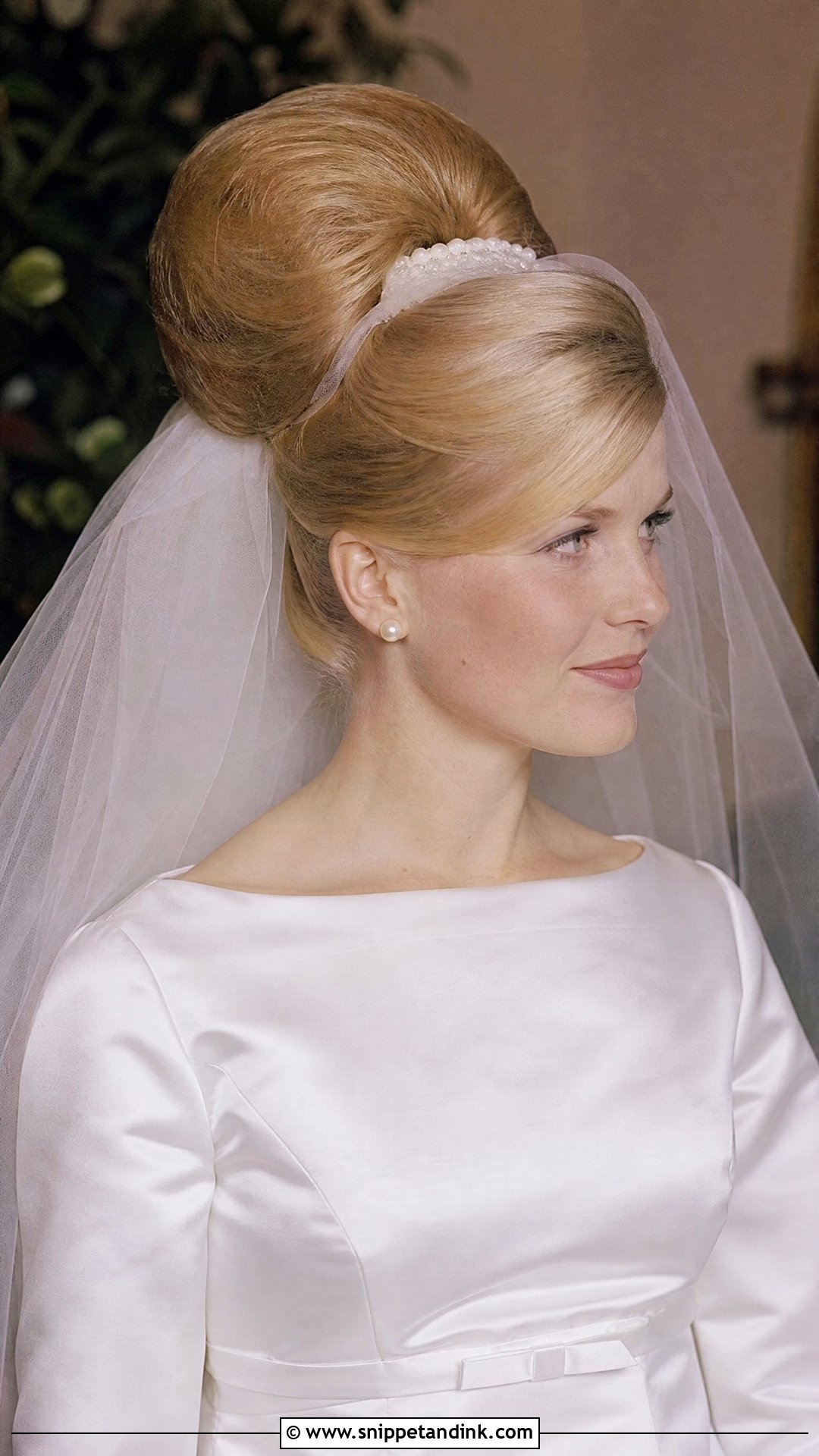 Vintage Bridal Beehive - Snippet and Ink - 20 Vintage Bridal Hairstyles