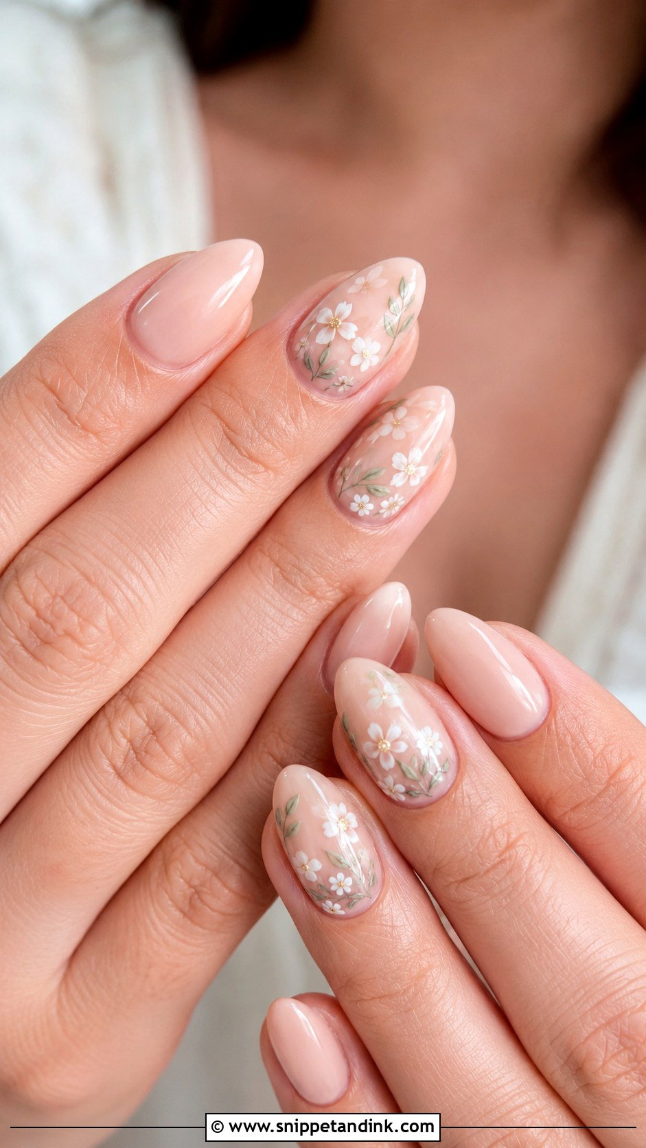 Vintage Floral Wedding Nails - Snippet and Ink - 20 Vintage Wedding Nails for Bride