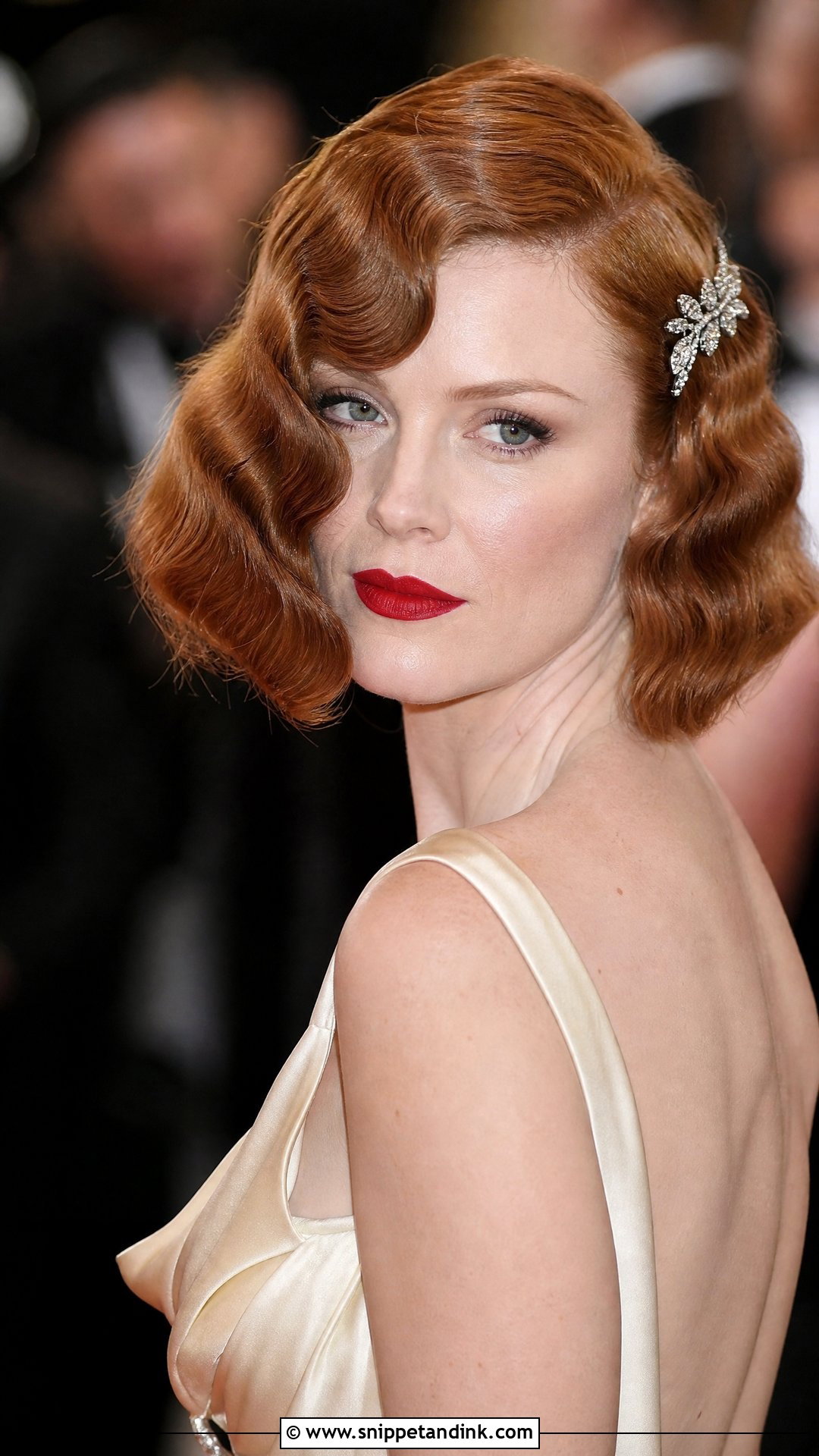 Vintage Hollywood Bob - Snippet and Ink - 20 Bob Hairstyle Wedding Ideas