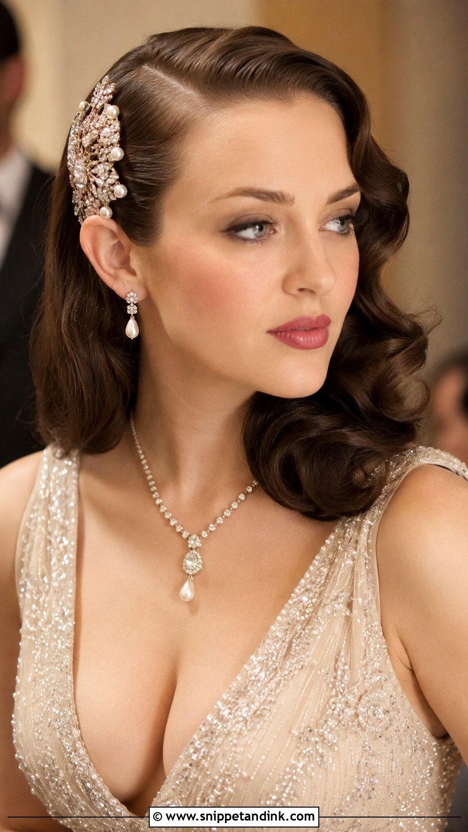 Vintage Waves With Comb Accessory - Snippet and Ink - 25 Vintage Waves Wedding Hair