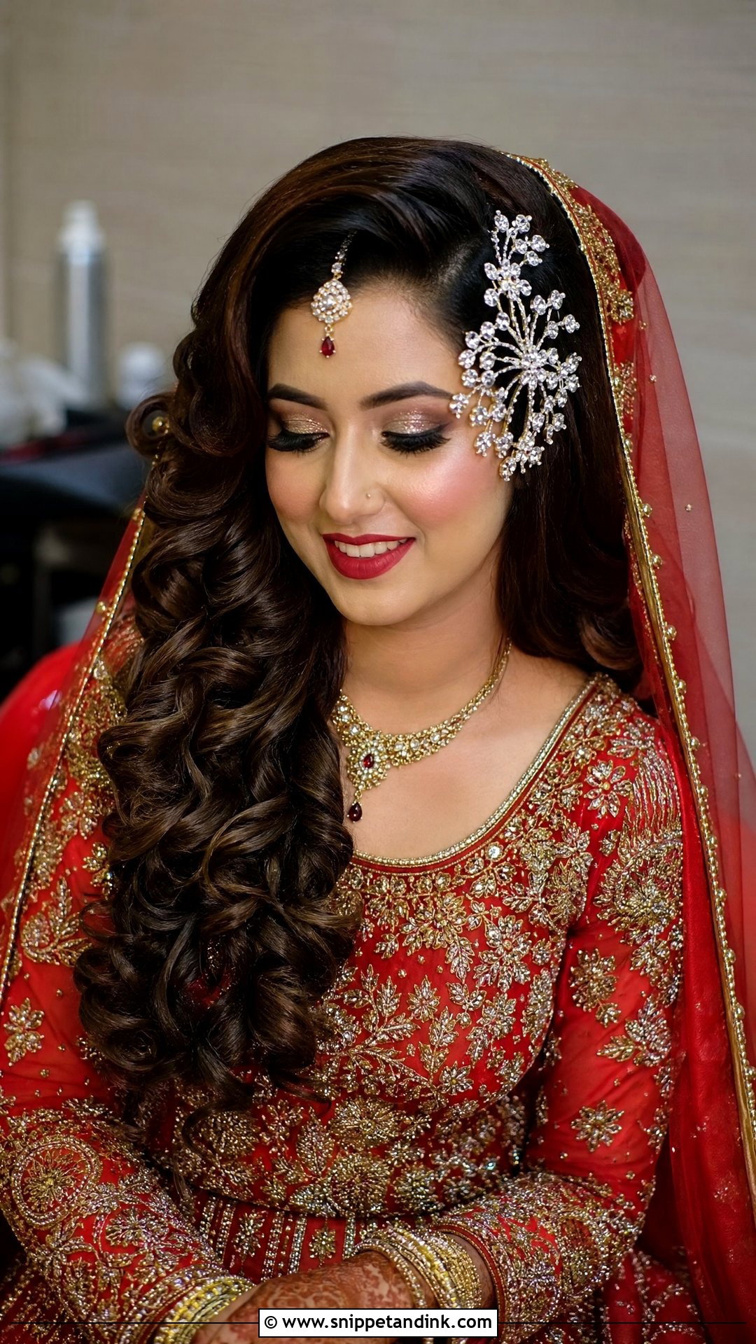Voluminous Curls With Side Sweep - Snippet and Ink - 20 Pakistani Baraat Hairstyles