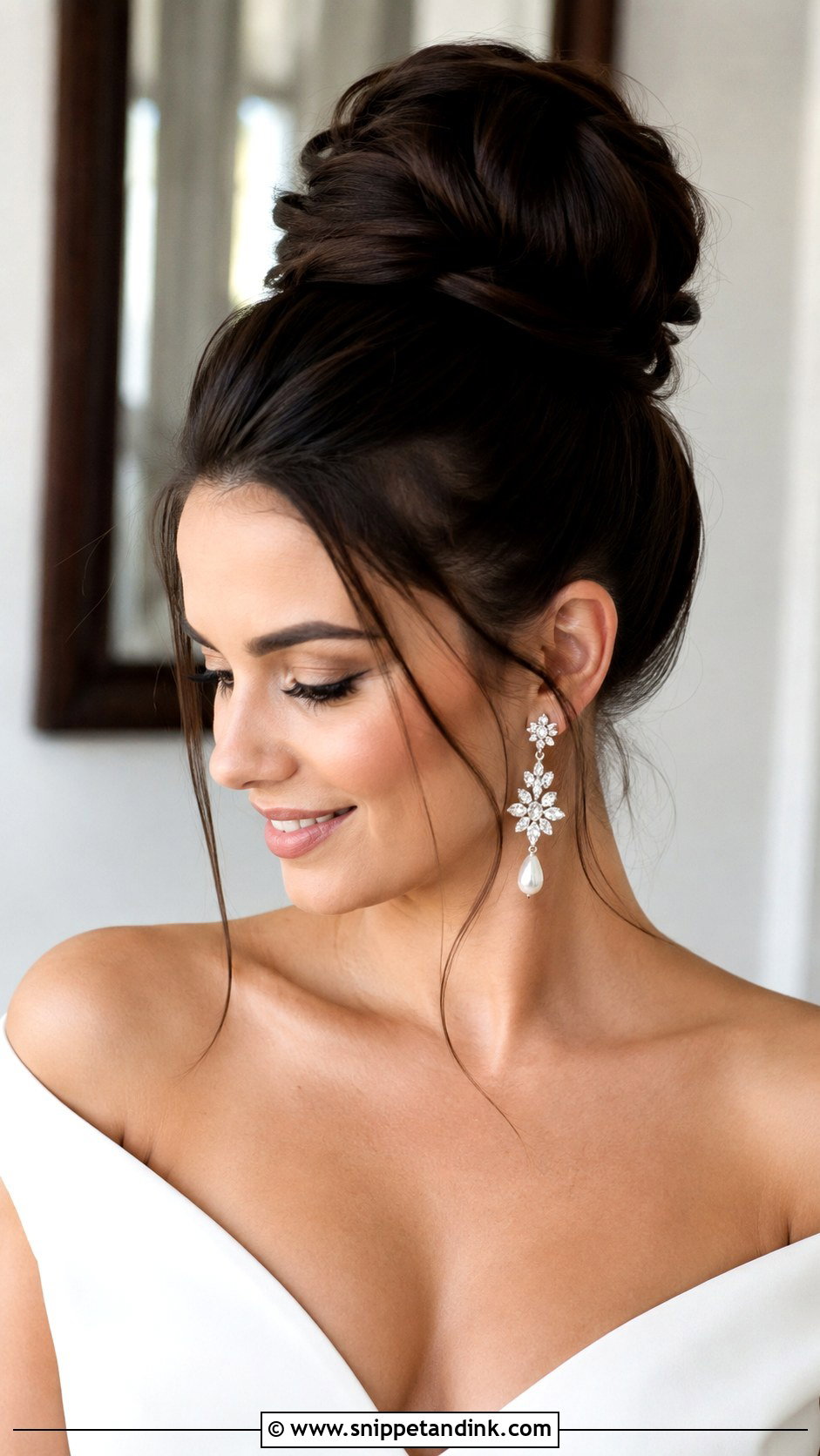 Voluminous Top Knot - Snippet and Ink - 30 Brautfrisur Hochgesteckt Ideas
