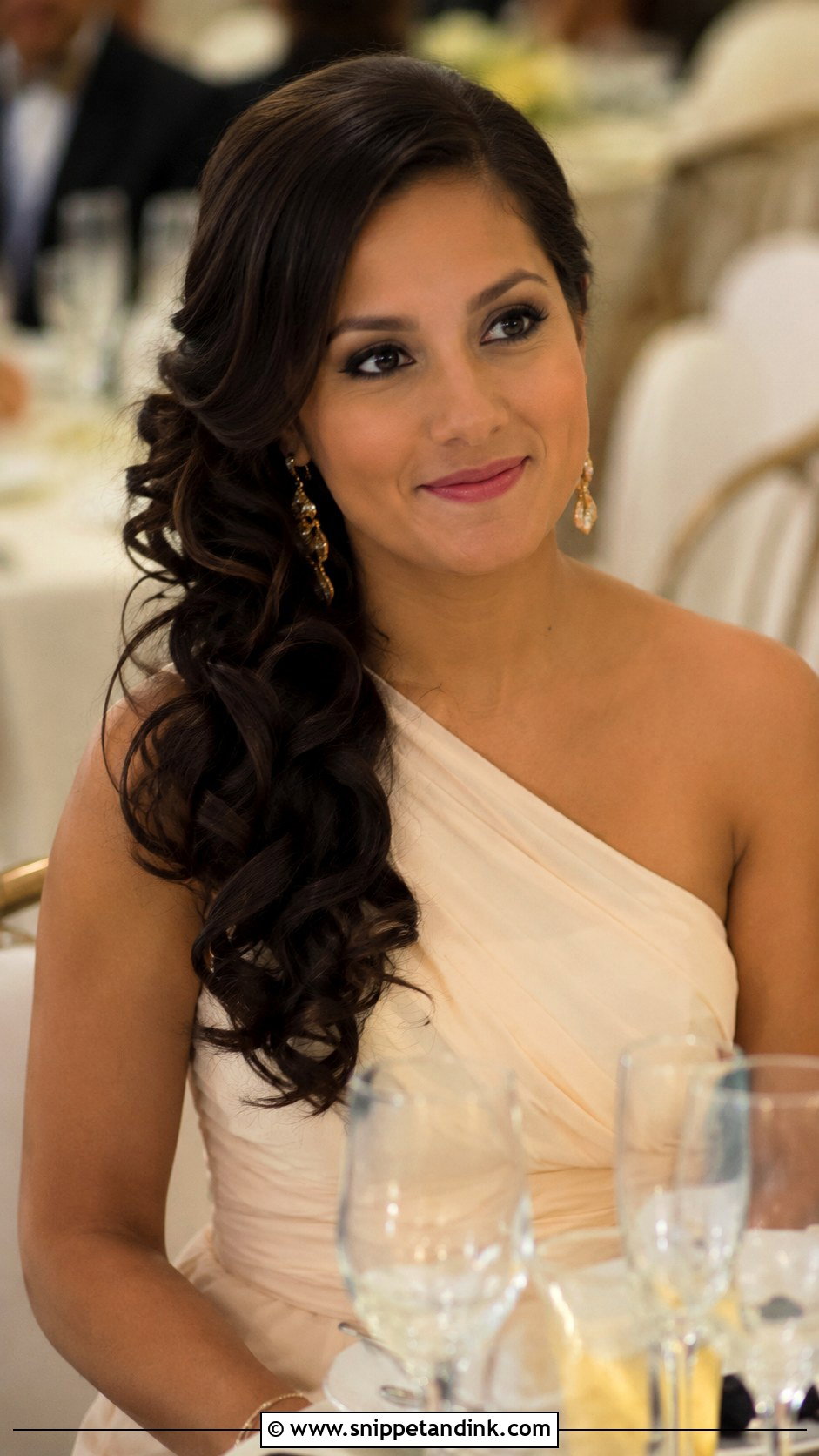 Wedding Dinner Side Swept Curls - Snippet and Ink - 15 Wedding Dinner Hairstyle Ideas