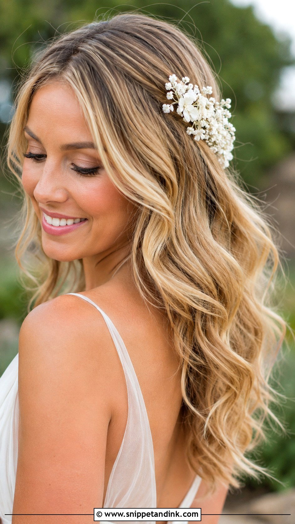 Wedding Loose Waves With Floral Comb - Snippet and Ink - 15 Wedding Hairstyles with Accessories