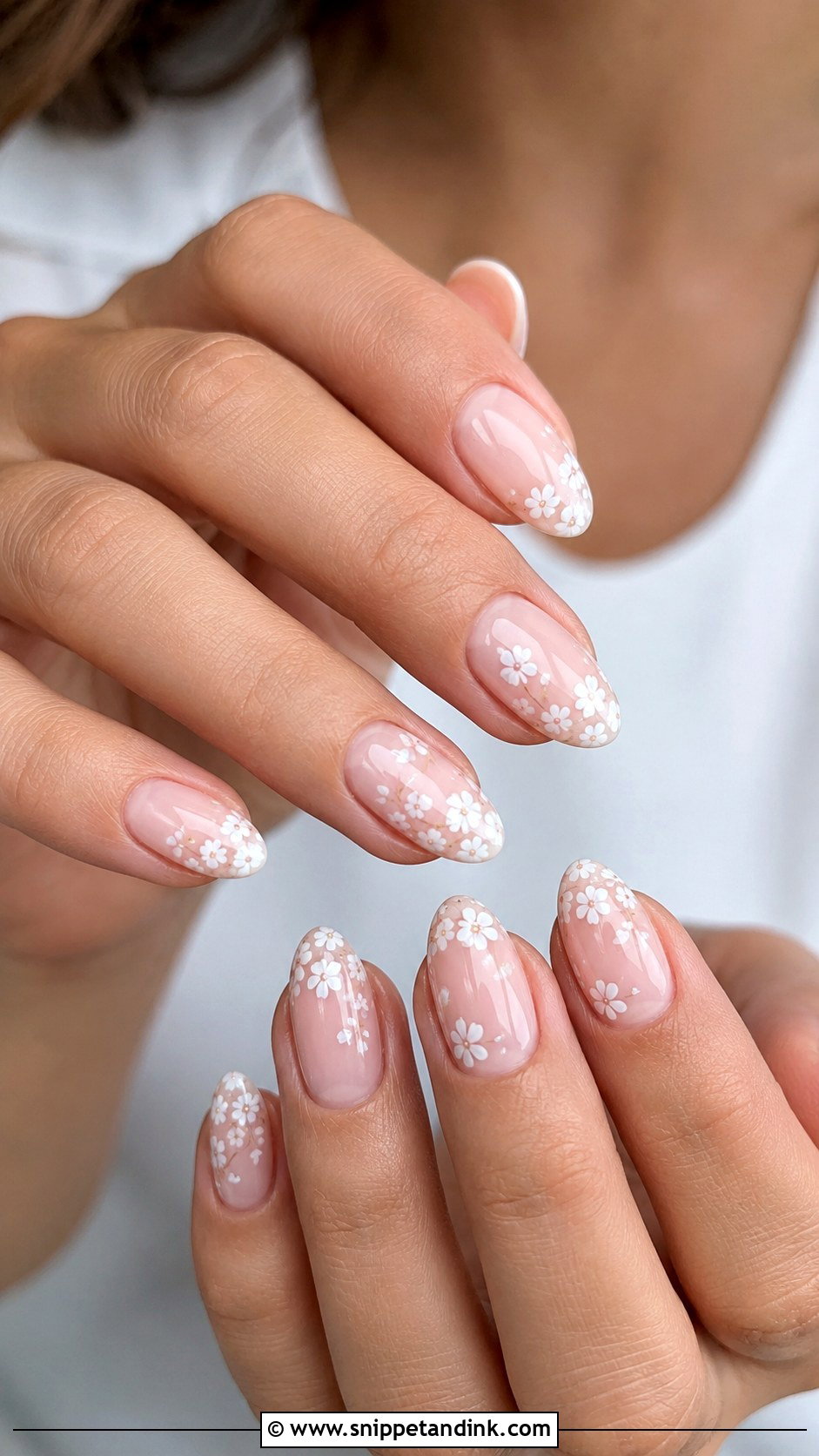 White Floral Bridesmaid Wedding Nails - Snippet and Ink - 20 Bridesmaids Wedding Nails