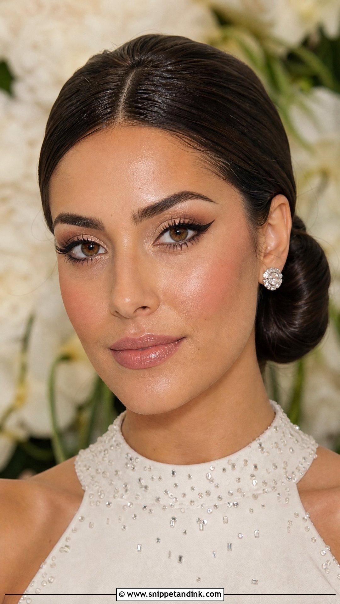 Winged Liner Wedding Makeup For Brown Hair - Snippet and Ink - 20 Wedding Makeup Brown Hair Ideas