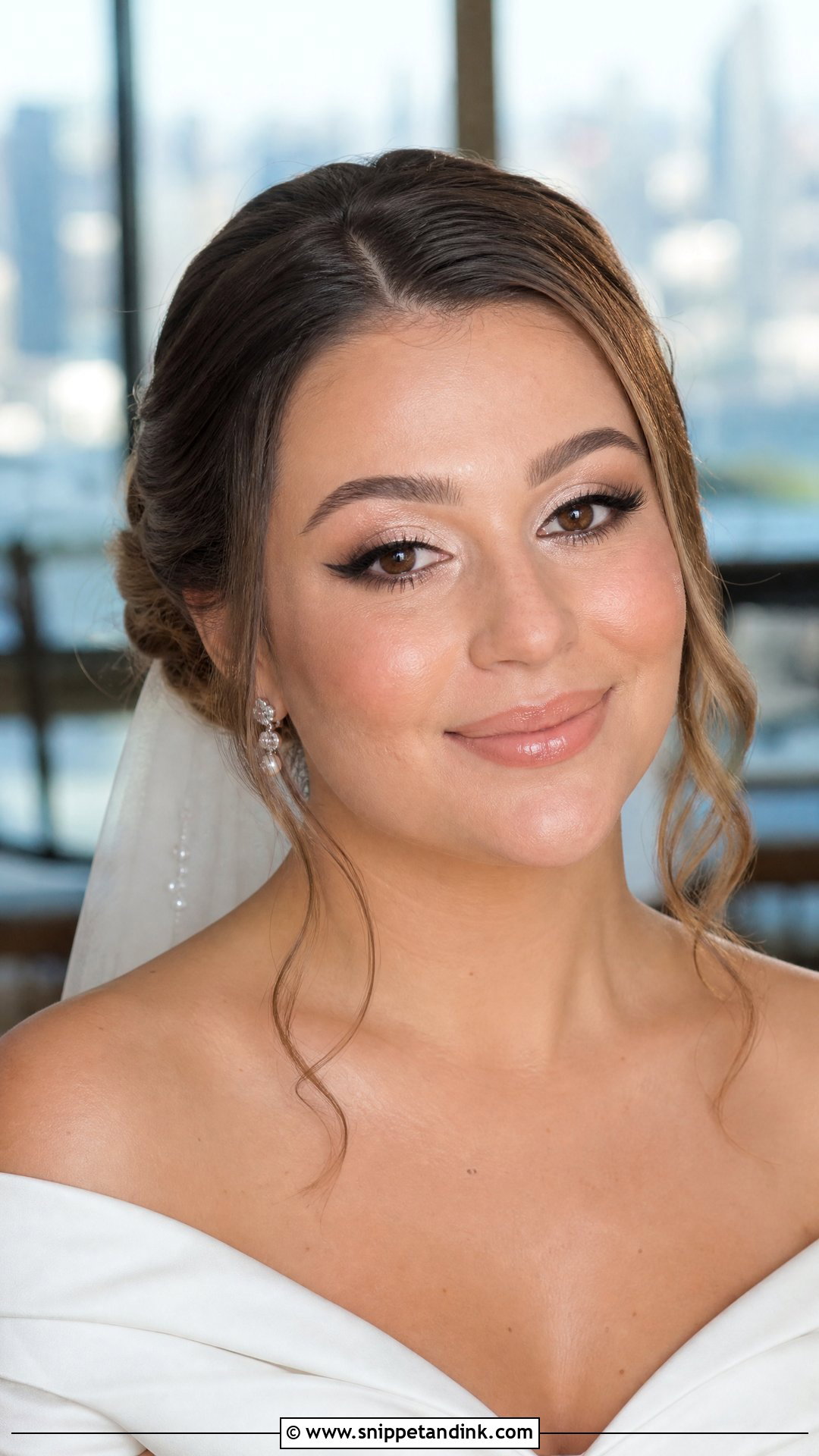 Winged Liner Wedding Makeup For Round Face - Snippet and Ink - 20 Wedding Makeup Round Face Ideas