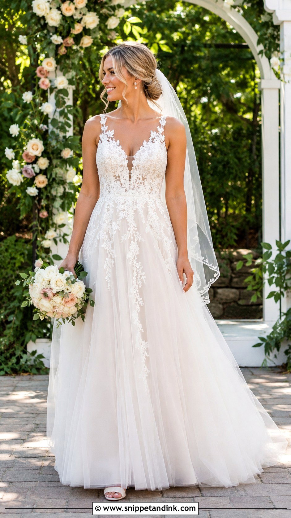 Lace Bodice Wedding Dress With Tulle Skirt - Snippet and Ink - 20 Lace Bodice Wedding Dress Ideas