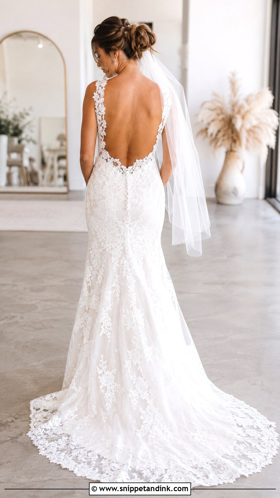 Lace Wedding Dress With Open Back - Snippet and Ink - 30 Vintage Lace Wedding Dress Ideas