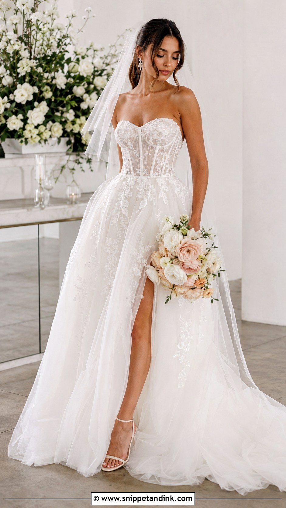 Monique Lhuillier Corset Wedding Dress - Snippet and Ink - 25 Monique Lhuillier Wedding Dress Ideas