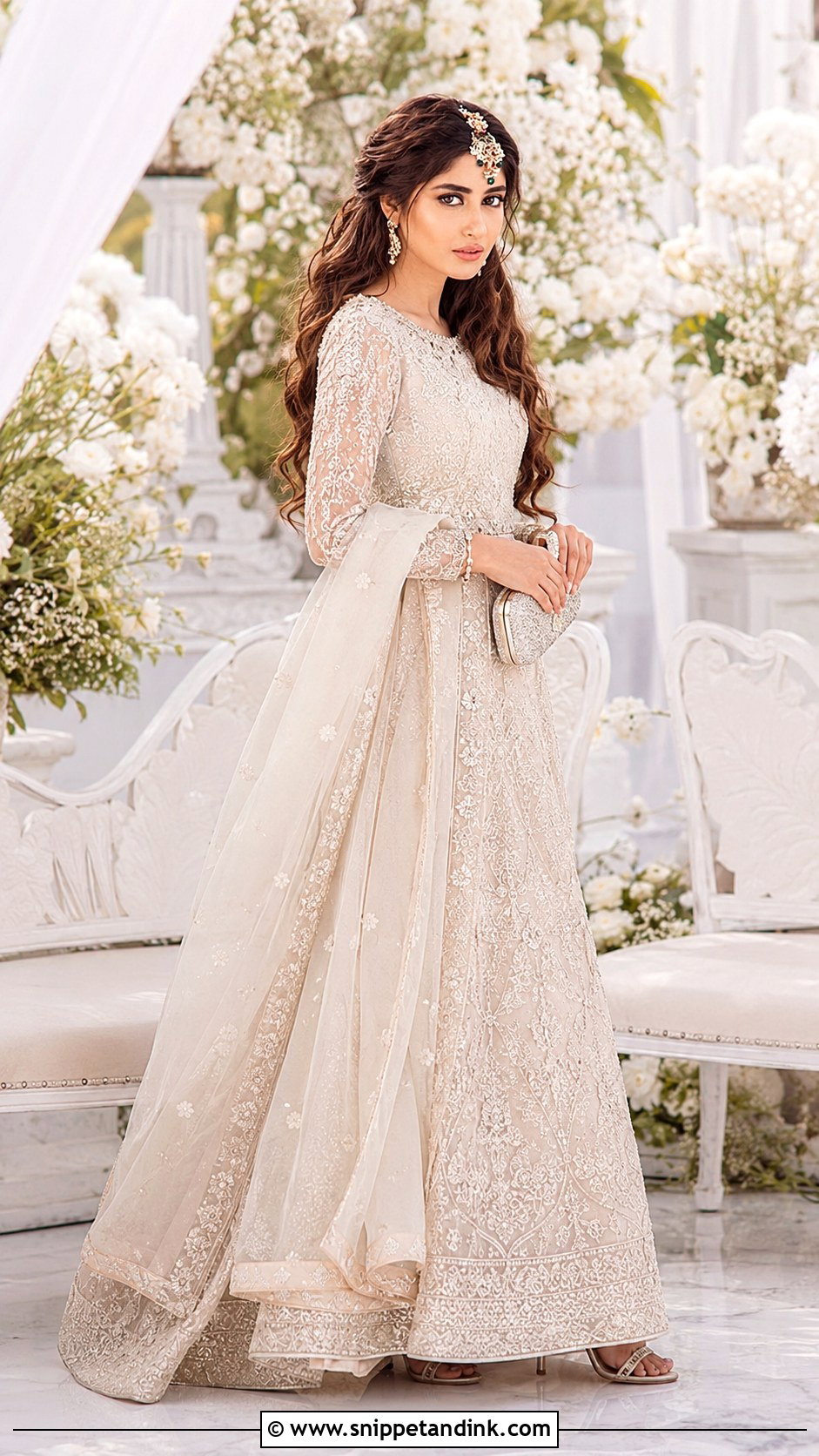Sajal Ali Bridal Open Hair Look - Snippet and Ink - 25 Sajal Ali Bridal Look Ideas