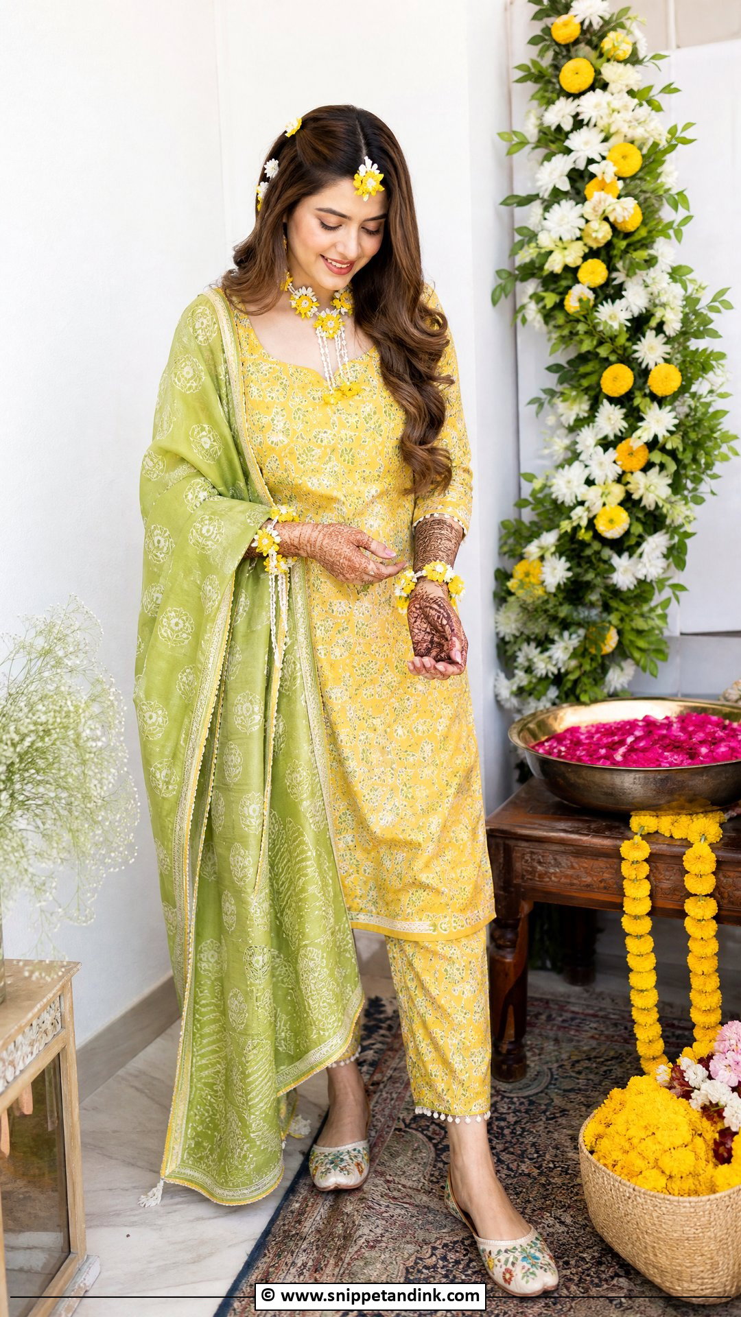 Simple Bridal Mehndi Outfit - Snippet and Ink - 35 Bridal Mehndi Outfit Ideas