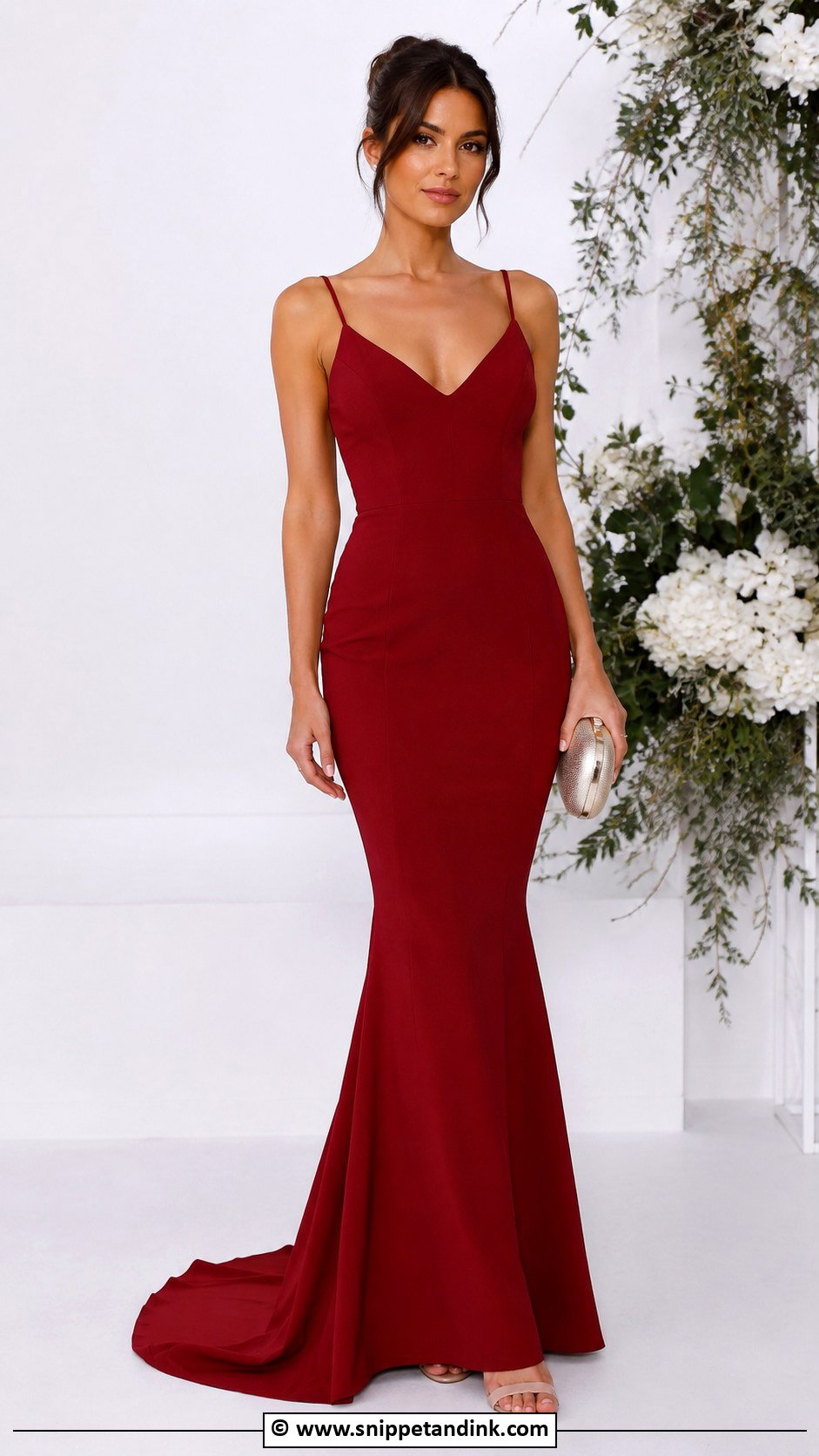 Simple Mermaid Gown With Minimal Jewelry - Snippet and Ink - 30 Simple Gown Styles