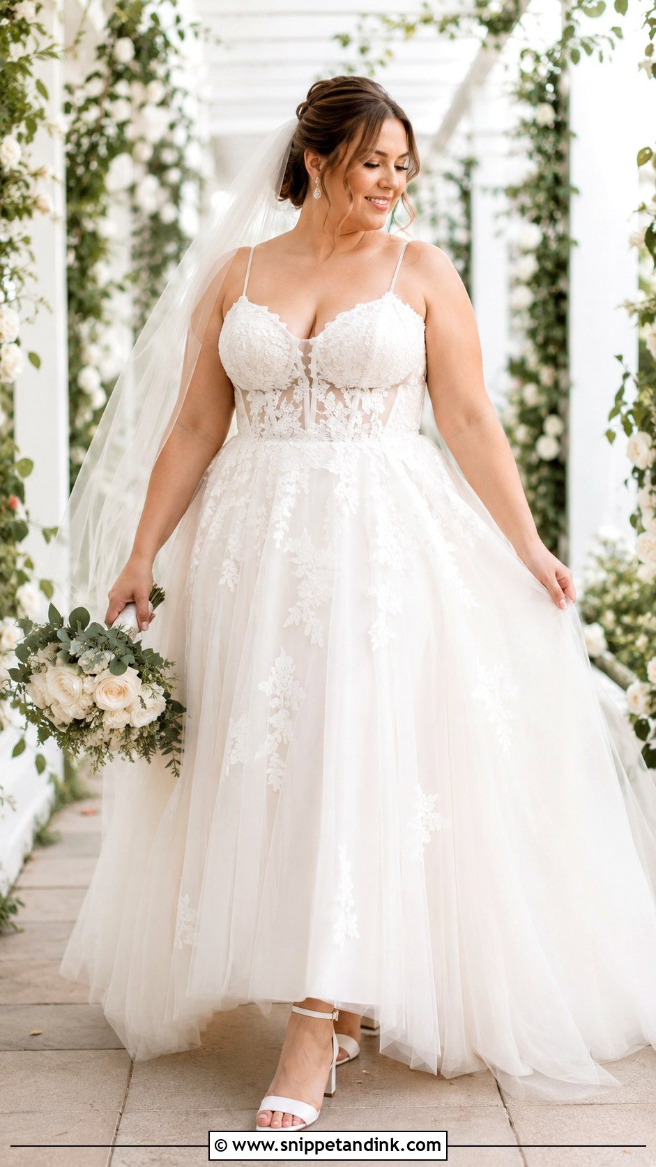 Tulle Wedding Dress For Curvy Brides - Snippet and Ink - 30 Wedding Dresses for Curvy Brides